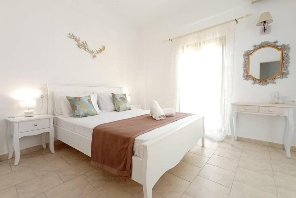 Sonia'S Luxury Apartment With Jacuzzi Kamilari Dış mekan fotoğraf
