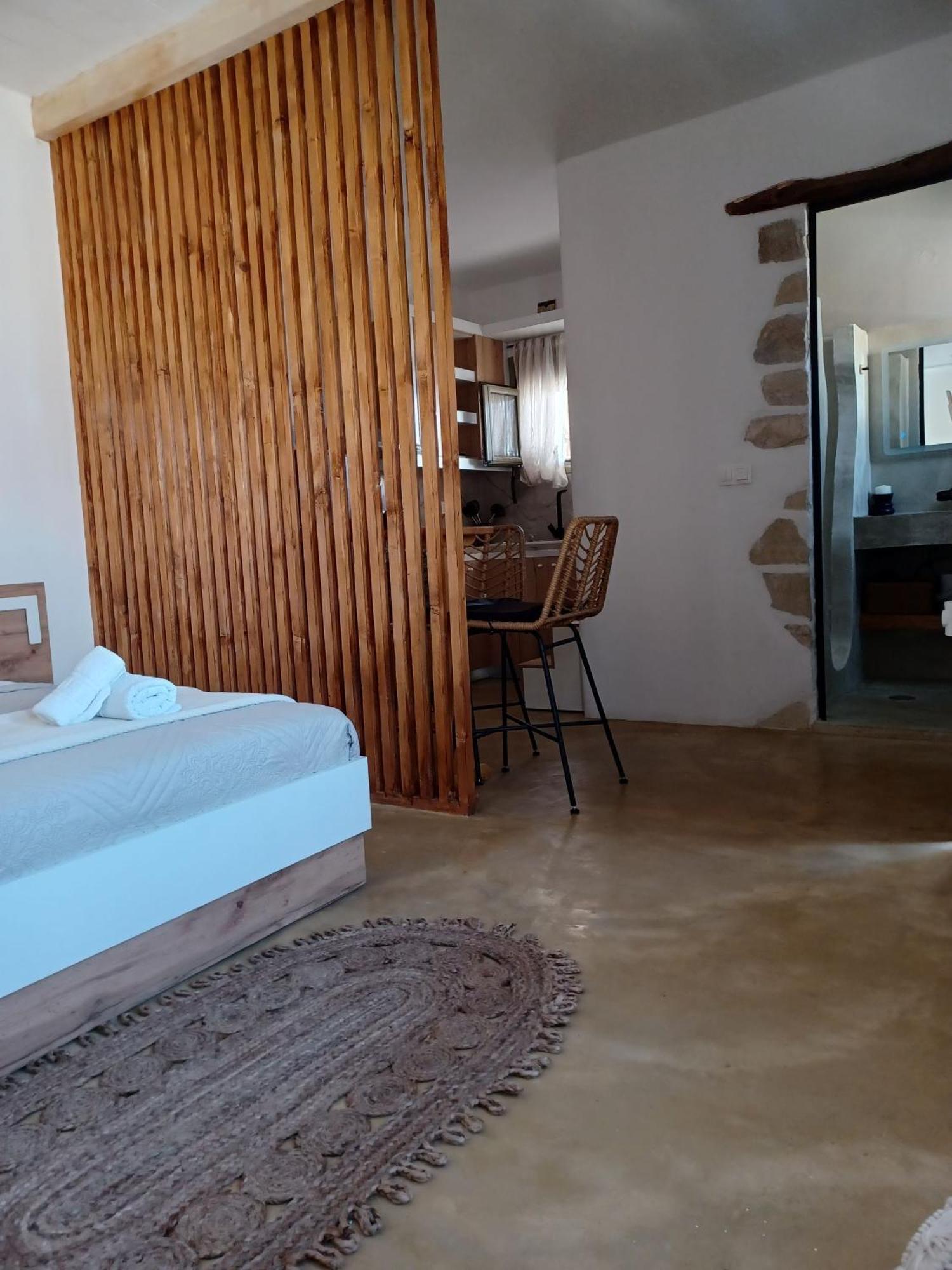 Sonia'S Luxury Apartment With Jacuzzi Kamilari Dış mekan fotoğraf