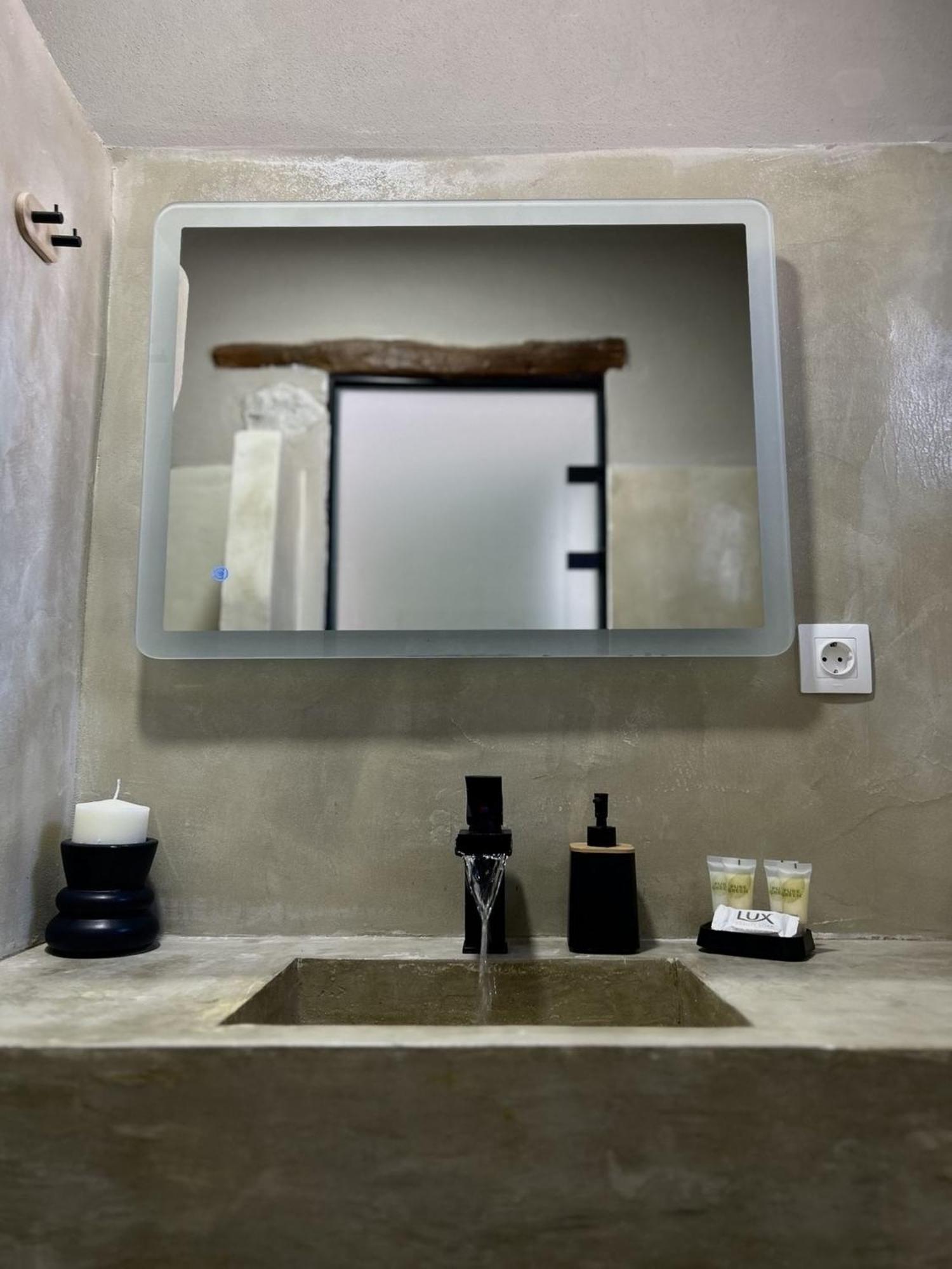 Sonia'S Luxury Apartment With Jacuzzi Kamilari Dış mekan fotoğraf